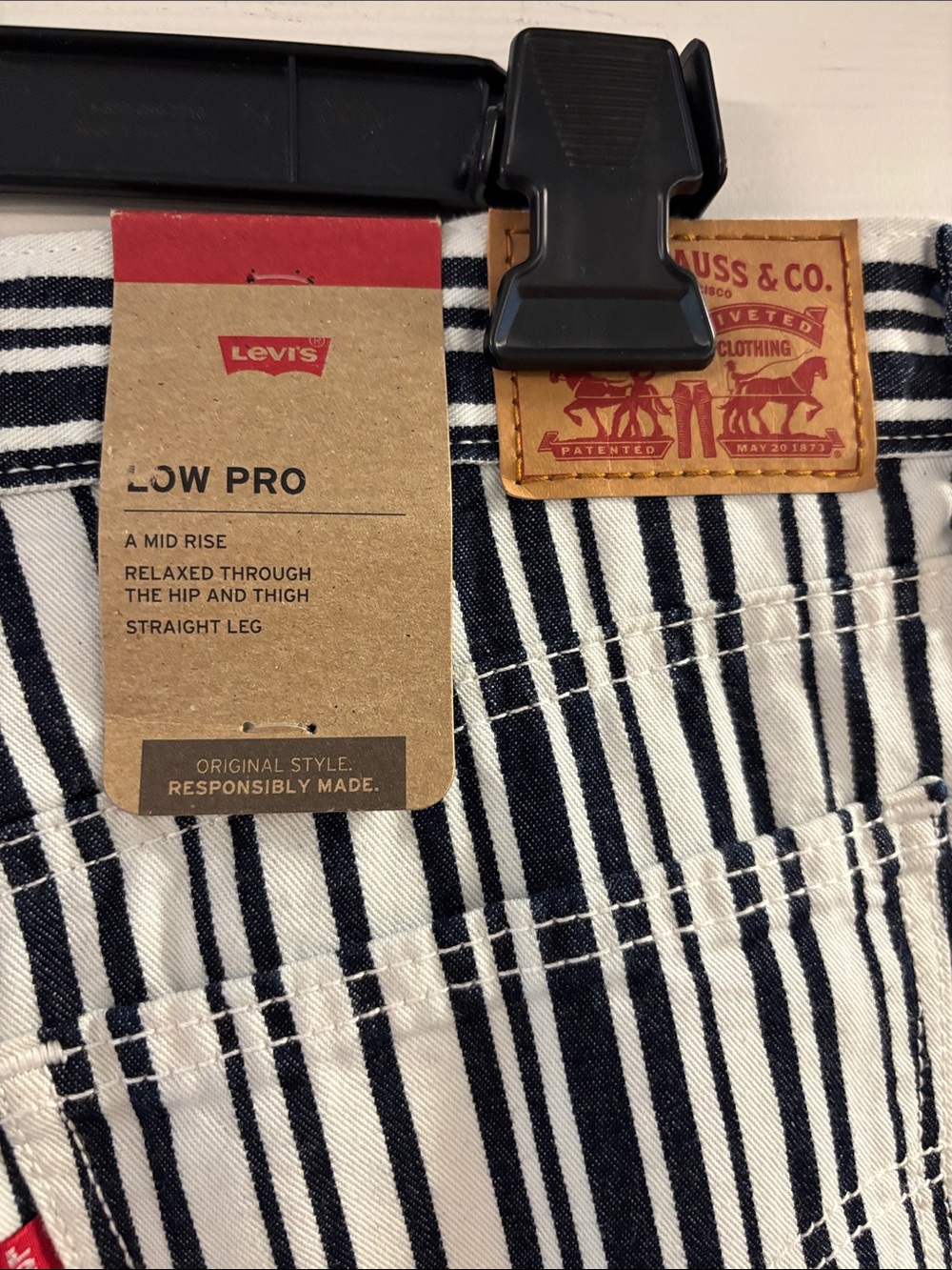Levi's Black & White Vertical Stripe Straight Leg Jeans - Picture 6 of 8